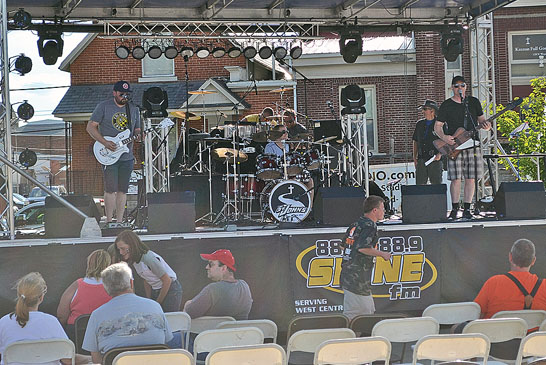 Rocking at the Cruise-In