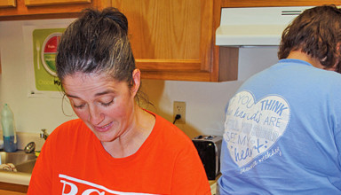 Preparing meal featured